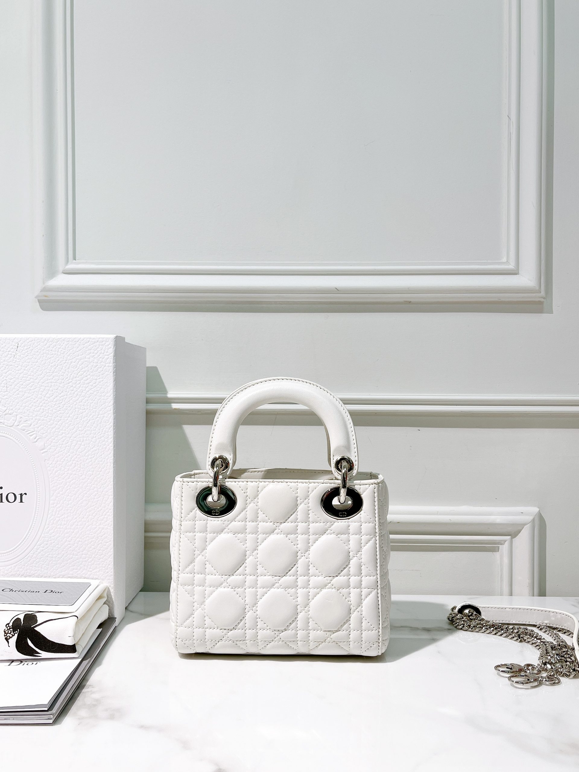 極美品♡ DIOR ♡スモール♡ レディース♡ホワイト DIOR MINI LADY DIOR, White/Silver - AHLi - Melbourne Second-Hand