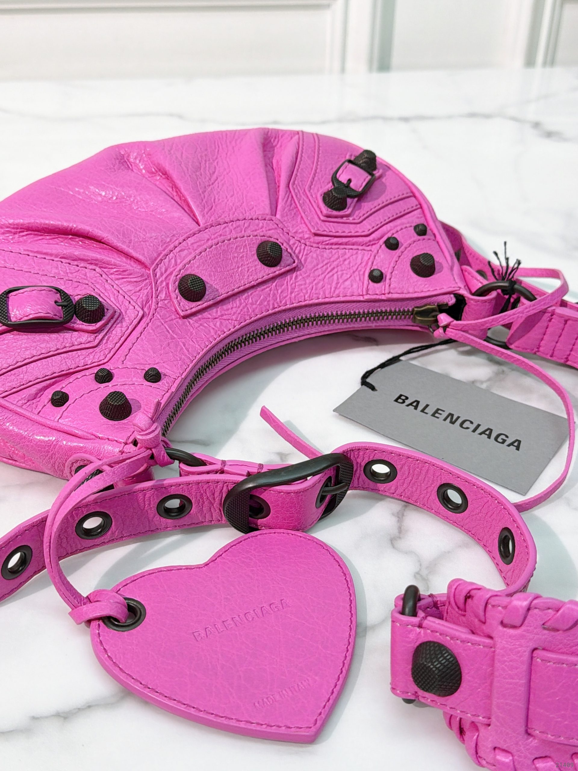 product-21409-source-234740-5de32d0e76388b1c.jpg