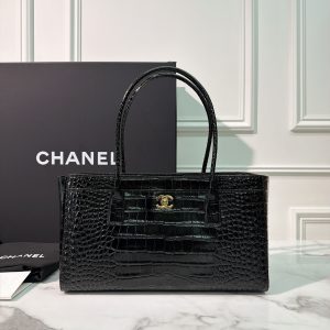 CHANEL SMALL TOTE, Black/Gold